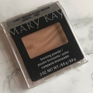 🆕 Mary Kay Bronzer - Light/ Medium